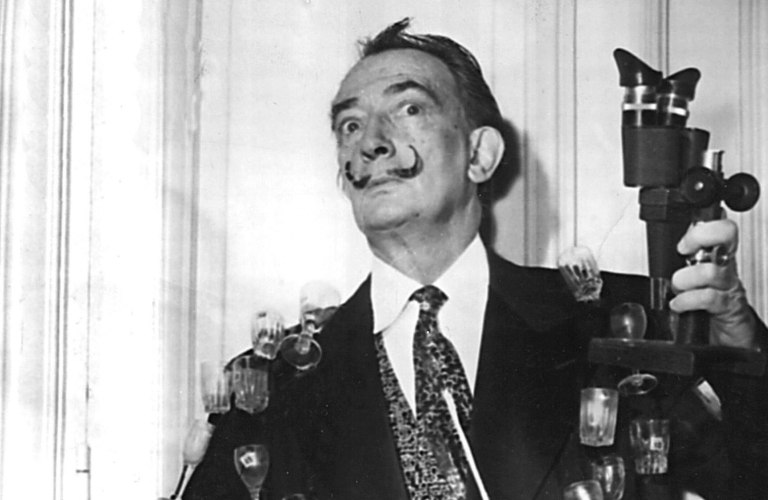 Swirling Sea Necklace: Το κολιέ – σύμβολο του σουρεαλιστικού μυαλού του Σαλβαδόρ Νταλί πωλήθηκε σε τιμή ρεκόρ