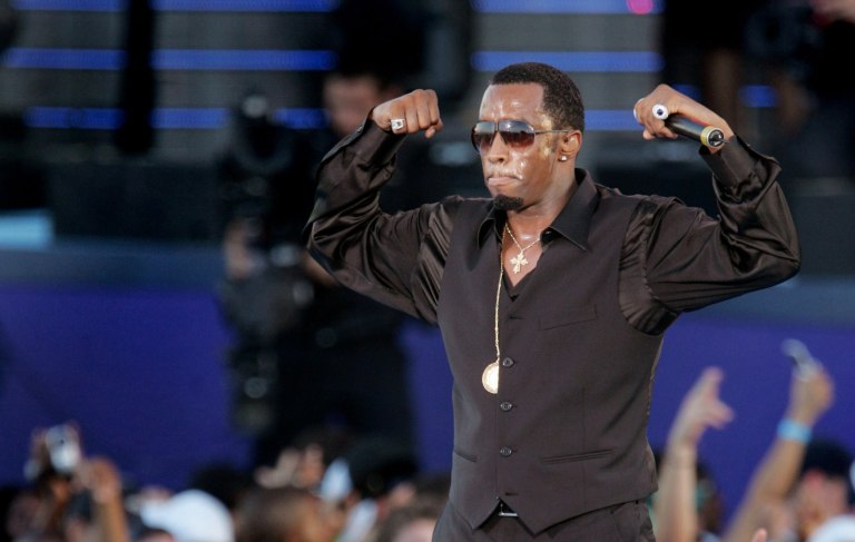 Δημοσιεύματα θέλουν ο Τραμπ να εξετάζει το ενδεχόμενο της αποφυλάκισης του Diddy – Τι απαντά ο Λευκός Οίκος