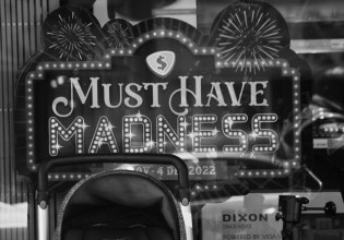 Στα 80 δισ. τα ψώνια για τις φετινές Black Friday – Cyber Monday