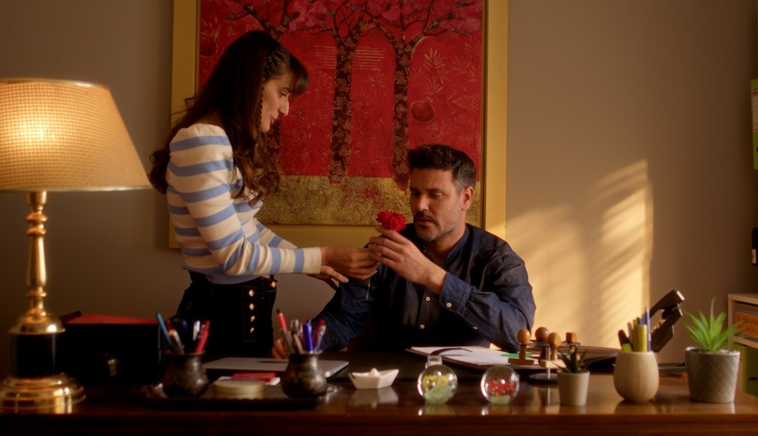 HOTΕΛ ΕΛVIRA: Νέα μπερδέματα