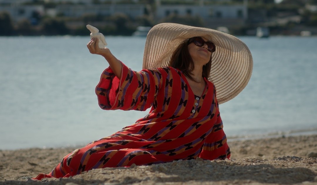 HOTΕΛ ΕΛVIRA: Ένα ερωτικό γράμμα φέρνει τα πάνω κάτω