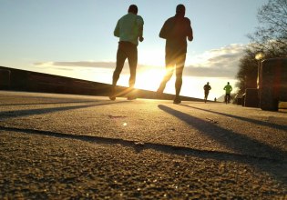 Ξεπερνώντας τα όρια: Πέντε στρατηγικές για να τα καταφέρεις στο τρέξιμο μεγάλων αποστάσεων