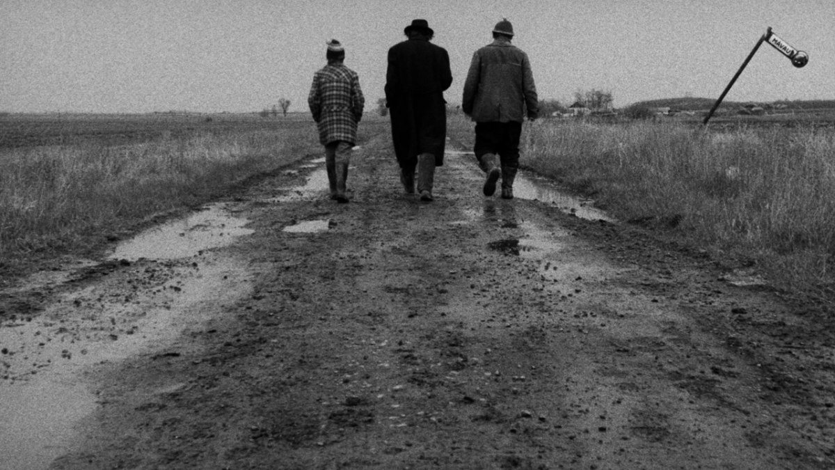 Οι κινηματογραφικές ιλαροτραγωδίες των Μπέλα Ταρ και Λάσλο Κρασναχορκάι για έναν κόσμο που αποσυντίθεται