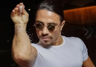 Η αυτοκρατορία του Salt Bae καταρρέει – Η μπριζόλα του των 700 ευρώ που κανείς δεν ζήτησε