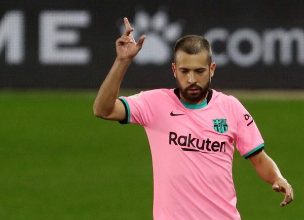 O Ζόρντι Άλμπα ανακοίνωσε ότι θα «κρεμάσει» τα ποδοσφαιρικά του παπούτσια