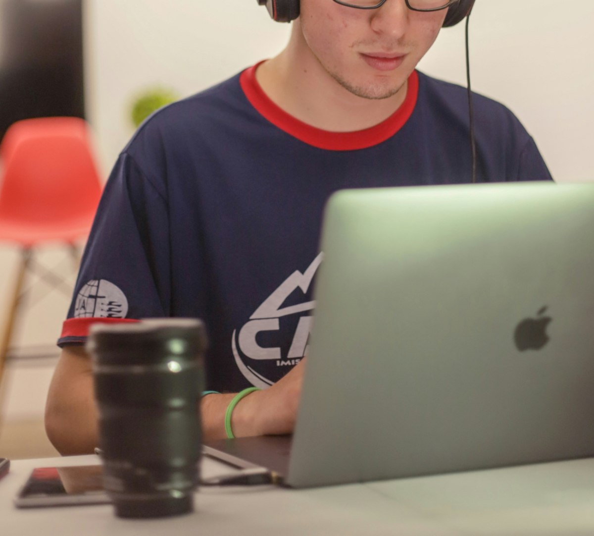 Ένας έφηβος από τη Φλόριντα συνελήφθη αφού ρώτησε το ChatGPT πώς να σκοτώσει τον φίλο του