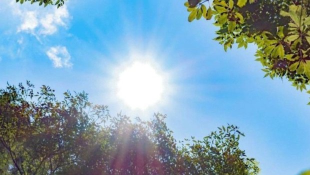 Καιρός: Ανοιξιάτικο σκηνικό το Σάββατο με μικρή πτώση της θερμοκρασίας – Η πρόγνωση για την 28η Οκτωβρίου