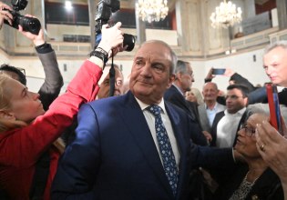 «Αλλού βαρούν τα όργανα και αλλού χορεύει η νύφη»