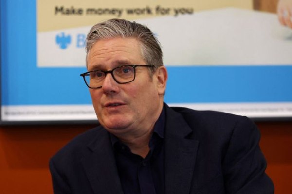 Ουκρανία: Ο Στάρμερ καλεί τη συμμαχία των «προθύμων» να «αυξήσει τις δωρεές» όπλων μακράς εμβέλειας