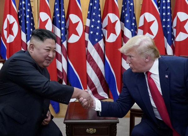 Νότια Κορέα: Μία συνάντηση μεταξύ του Ντόναλντ Τραμπ και του Κιμ Γιονγκ Ουν είναι απίθανο να συμβεί