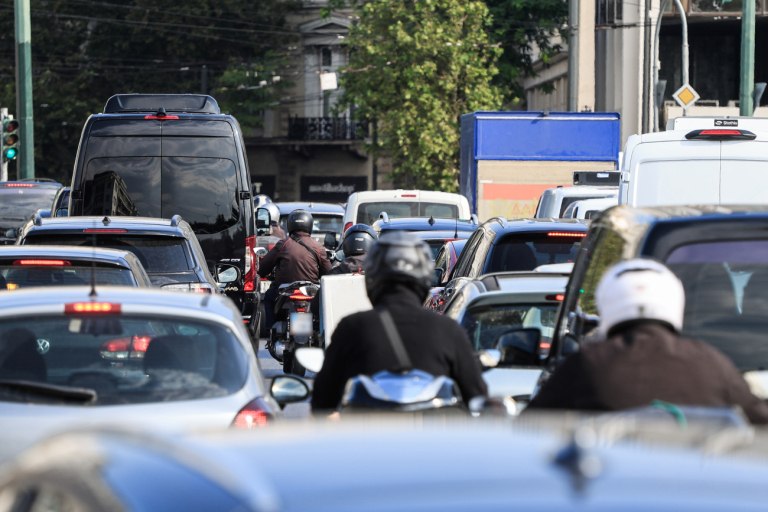 Κίνηση στους δρόμους: Αυξημένη σε Κηφισό και Κηφισίας – Καθυστερήσεις στην Αττική Οδό
