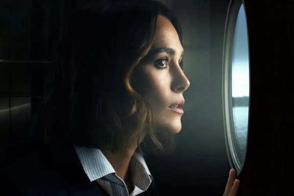 «Πόρνη! Σκύλα!»: Η Κίρα Νάιτλι για τον προπηλακισμό από τους τοξικούς παπαράτσι – «Σκυλιά έξω από την πόρτα» 