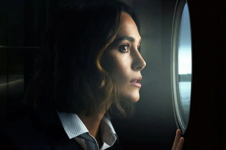 «Πόρνη! Σκύλα!»: Η Κίρα Νάιτλι για τον προπηλακισμό από τους τοξικούς παπαράτσι – «Σκυλιά έξω από την πόρτα» 