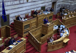 Οργή από Δάλλα για Κωνσταντοπούλου και Καραναστάση που «δεν πάει στη Βουλή» – Σωματείο γυναικών που έχουν υποστεί bullying από την πρόεδρο