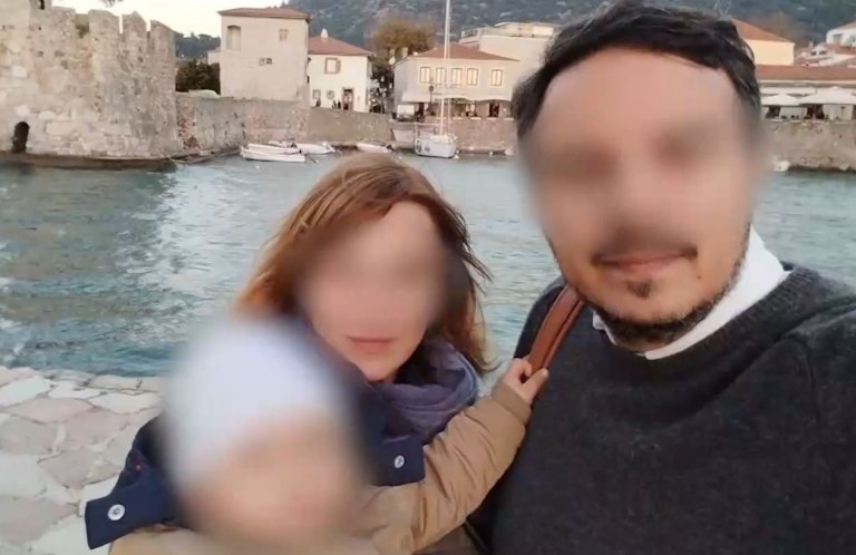 Κορωπί: Έλεγε ότι έγινε ληστεία ο 50χρονος που ξυλοκόπησε άγρια τη σύζυγό του – «Ο μπαμπάς το έκανε, ήταν όλα κόκκινα»