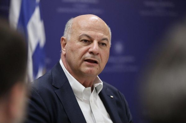 Βράζει ο κάμπος με Τσιάρα και Μαξίμου για πληρωμές αγροτών και ΟΠΕΚΕΠΕ