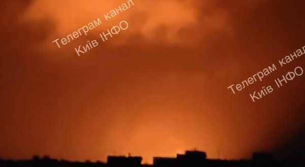 Ουκρανία: Ρωσικές επιδρομές και μεγάλες πυρκαγιές στο Κίεβο – Τουλάχιστον οκτώ τραυματίες