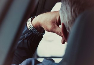 Ξεχάστε τα ακριβά κρασιά, τα ρολόγια και τις επαύλεις: Γιατί οι υπερπλούσιοι εγκαταλείπουν τα πολυτελή αγαθά;