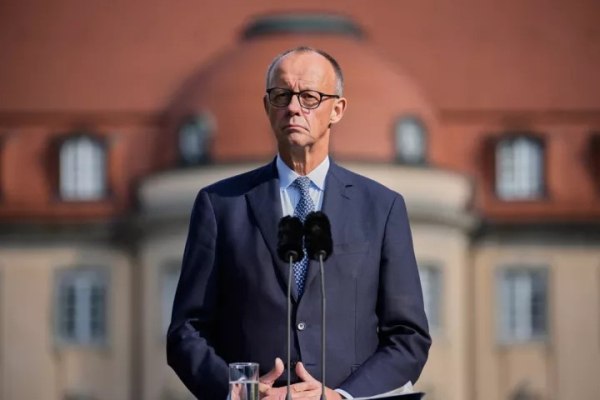 Φρίντριχ Μερτς: «Να υπερασπιστούμε τον γερμανικό τρόπο ζωής» – 35η επέτειος από την γερμανική επανένωση