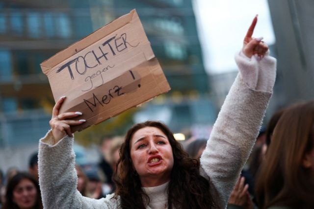 Γερμανία: Συγκέντρωση διαμαρτυρίας για τη δήλωση Μερτς περί «αστικού τοπίου» που επιβαρύνουν οι μετανάστες