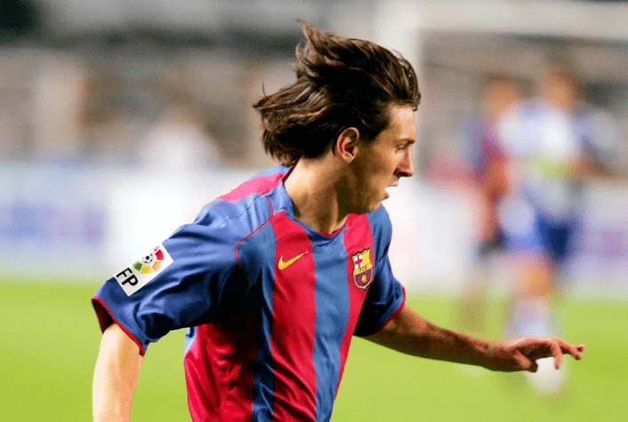 Όταν ένας νεαρός Αργεντινός ήρθε και άλλαξε το ποδόσφαιρο: 21 χρόνια από το ντεμπούτο του Μέσι στην Μπαρτσελόνα