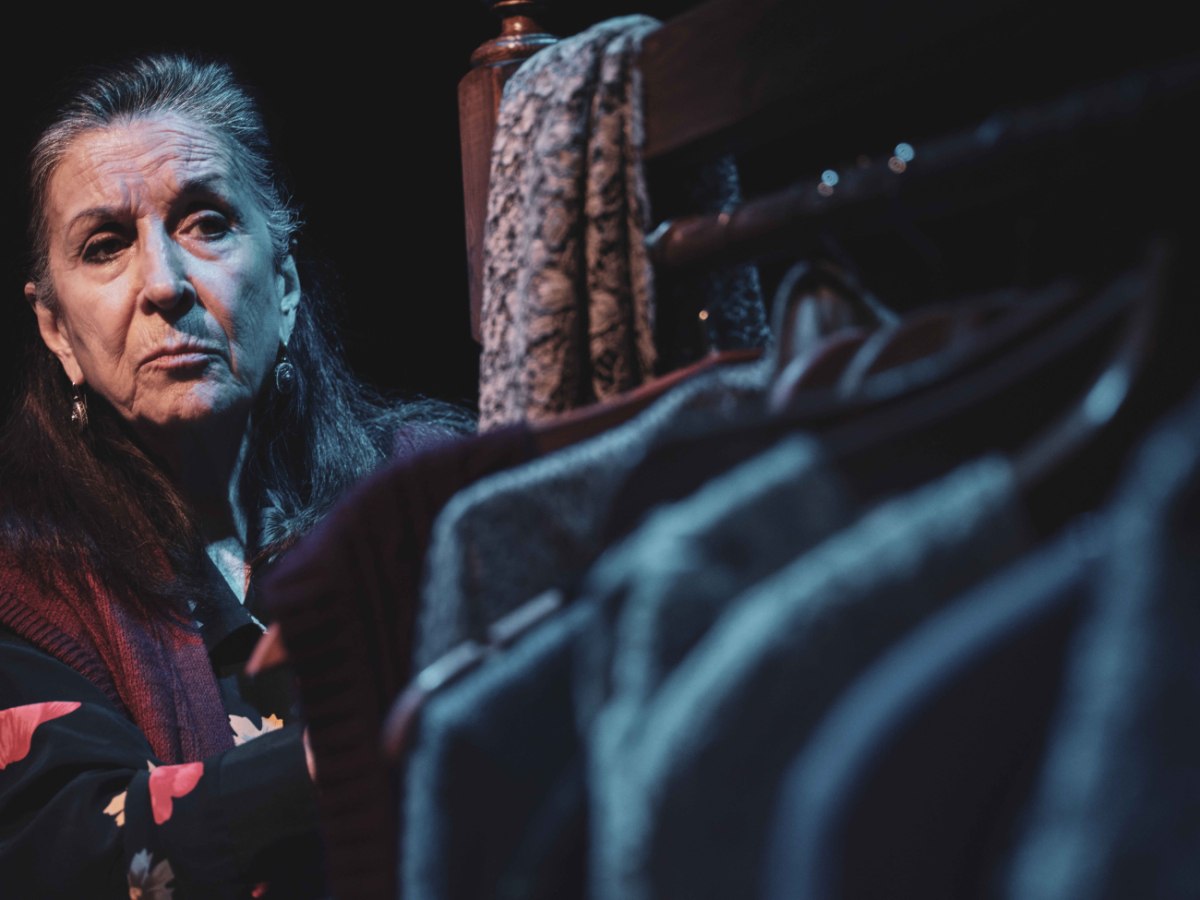 «Μια Ζωή – Ο μονόλογος μιας μοδίστρας», με τη Νένα Μεντή στο Πτι Παλαί