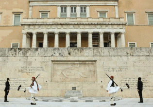Το «επικοινωνιακόν» και το «στιγμιαίον»