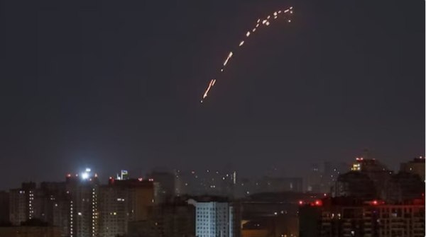 Ρωσία: Καταρρίψεις ουκρανικών drones που κατευθύνονταν τη Μόσχα – Αναστολή λειτουργίας δύο αεροδρομίων