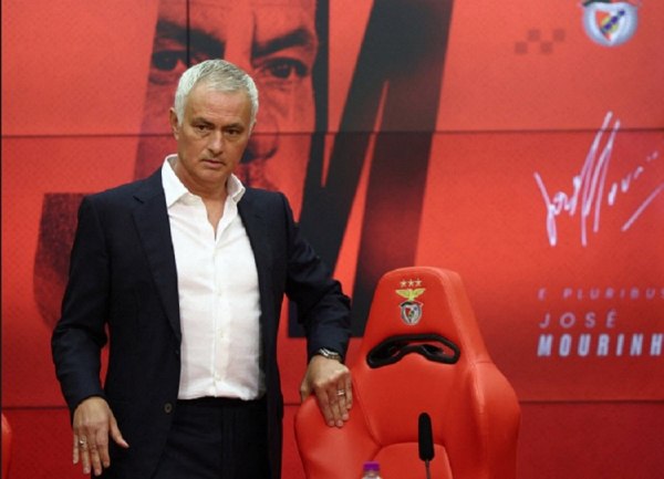 Νέα κόντρα Μουρίνιο με δημοσιογράφο: «Θες να μου πεις πόσα βγάζεις;» (vid)