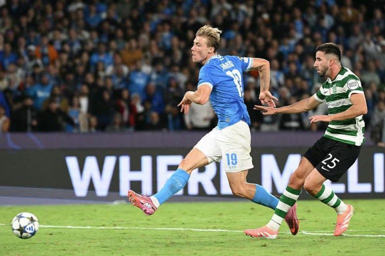 Νάπολι – Σπόρτινγκ Λισαβόνας 2-1: Με σφραγίδα Χόιλουντ το πρώτο τρίποντο για τους Ναπολιτάνους (vid)