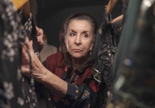 Τα Τέμπη, ο πόνος, η Ματούλα και οι ηλίθιοι: Η Νένα Μεντή δεν φοβάται τίποτα – «Για αυτό με λένε ξινή» 