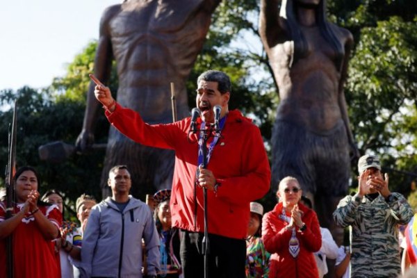 Βενεζουέλα: «Οχι στα πραξικοπήματα που υποκινούνται από τη CIA», εξεγείρεται ο Μαδούρο