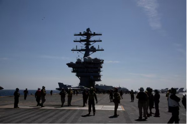 Ελικόπτερο και μαχητικό αεροσκάφος των ΗΠΑ κατέπεσαν στη Νότια Σινική Θάλασσα