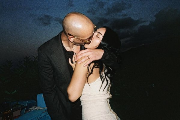 Για την Charli xcx ο γάμος δεν είναι η σημαντικότερη ημέρα μιας γυναίκας, αλλά μια ακόμη «κουλ στιγμή»