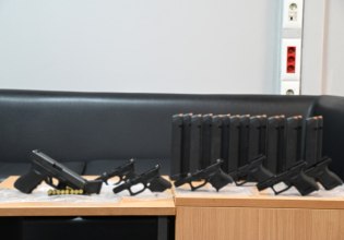 Κακουργηματική δίωξη στους 13 Τούρκους για το οπλοστάσιο που μετέφεραν