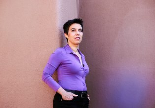 Esther Vivas στο in: «Στα χέρια της ακροδεξιάς, η μητρότητα σημαίνει βία»