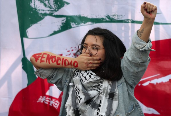 Το δίκιο είναι πάντα με τη μεριά αυτών που αγωνίζονται ενάντια στη βαναυσότητα και αυτών που κάνουν βήματα για την ειρήνη