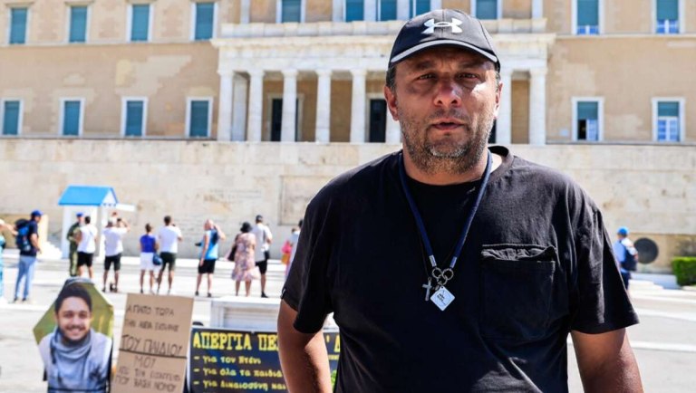 Πάνος Ρούτσι: Θυροκολλήθηκε η πρόσκληση εκταφής του γιού του