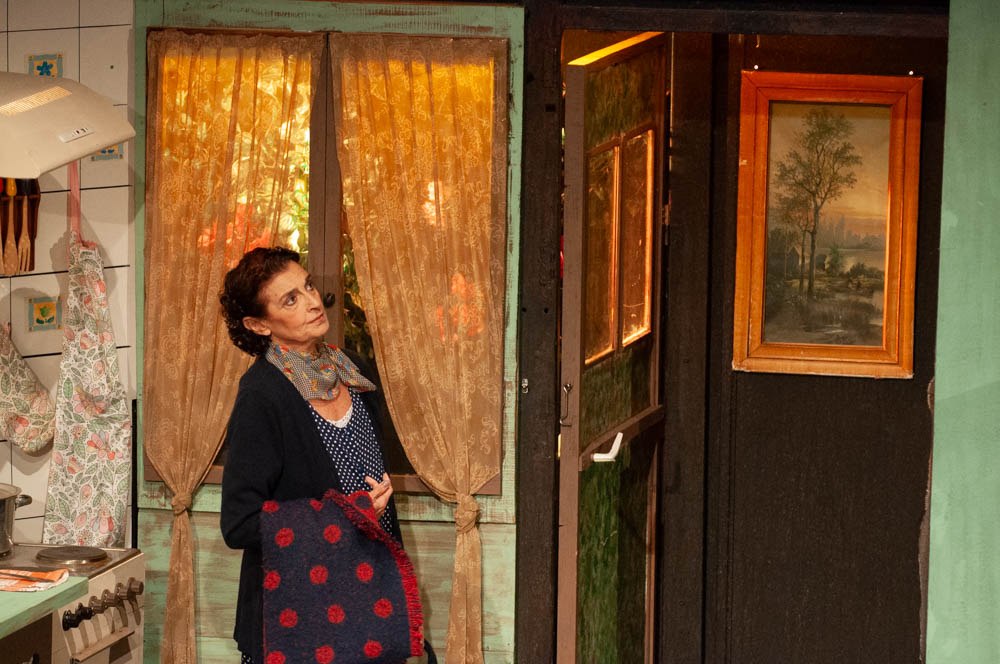 «Μαζί»: Η Μίνα Χειμώνα σε μια παράσταση που αξίζει να βάλεις στη λίστα σου