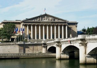 Γαλλία: Δεν πέρασαν στην Εθνοσυνέλευση οι προτάσεις επιβολής φόρου περιουσίας