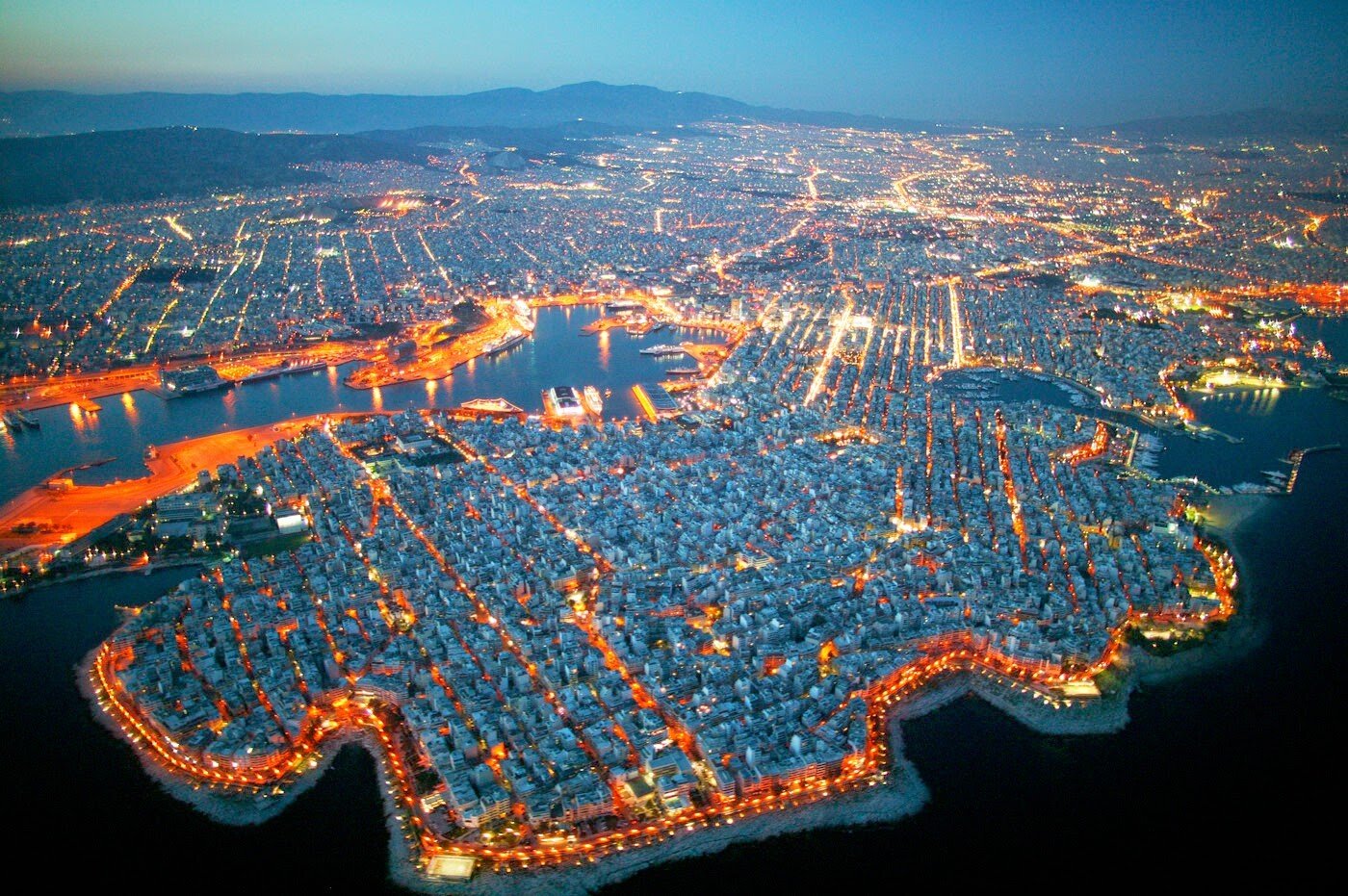 ΤΑ ΝΤΟΚΟΥΜΕΝΤΑ αλλάζουν τον πολιτιστικό χάρτη του Πειραιά