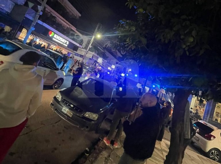 Σοβαρό τροχαίο στο Περιστέρι – ΙΧ παρέσυρε μητέρα και παιδί