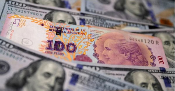 Ο Τραμπ «ξελάσπωσε» τον Μιλέι αγοράζοντας πέσος αξίας 20 δις δολαρίων