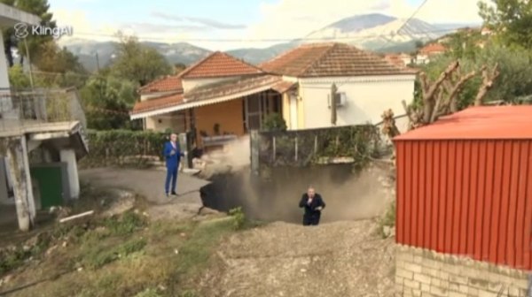 Πιστός στο… ραντεβού του με τον Νίκο Ευαγγελάτο ο Λάκης Λαζόπουλος στην πρεμιέρα του «Αλ Τσαντίρι Νιούζ»