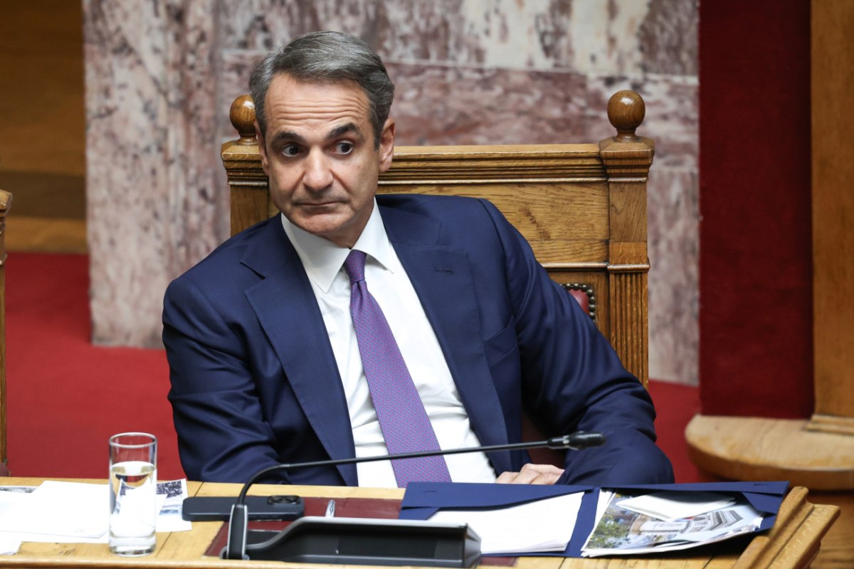 Στριμωγμένος ο Μητσοτάκης: Ξαναπετάει το μπαλάκι σε Δένδια – «Δεν διαφώνησε, τη συνυπέγραψε, θα την ψηφίσει»