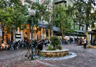 Αθήνα: Σπείρα 5 ανήλικων κοριτσιών υπό την καθοδήγηση 31χρονου έκλεβαν τσάντες στην πλατεία Αγίας Ειρήνης