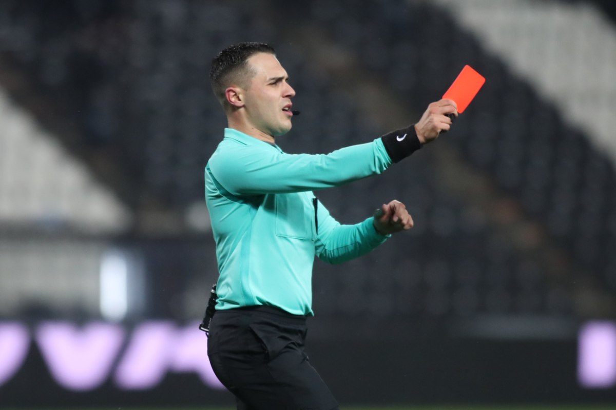 Λανουά vs Λανουά: Εβγαλε στη σέντρα τον Πολυχρόνη και για τα τρία ματς που σφύριξε, όμως τον έκανε διεθνή!