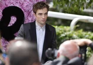 «The Drama»: Πότε θα κυκλοφορήσει η νέα ταινία των Ρόμπερτ Πάτινσον και Zεντάγια