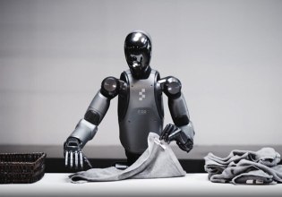 Οι «άνθρωποι-ρομπότ» κερδίζουν τους επενδυτές