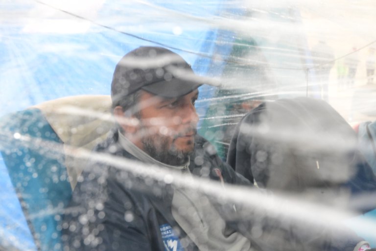 Τέμπη: Ξεμπροστιάζει Γεωργιάδη ο Ρούτσι – «Όταν μιλάει να σκύβει το κεφάλι του»